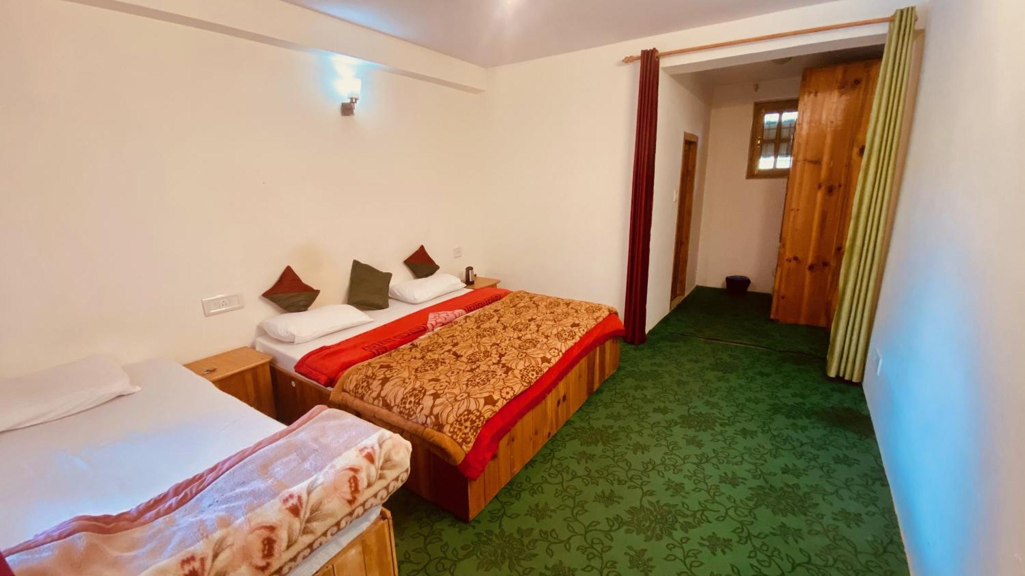 Madpackers Manali Pansiyon Dış mekan fotoğraf