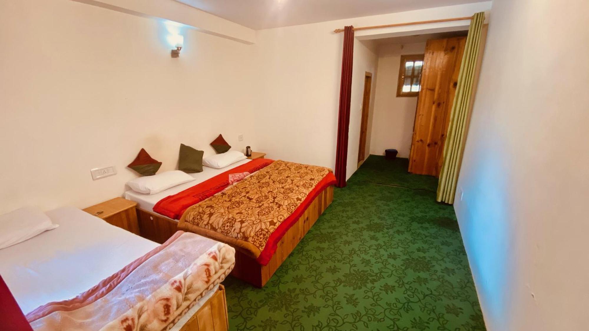 Madpackers Manali Pansiyon Dış mekan fotoğraf